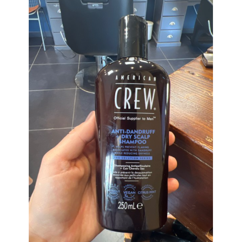 Шампунь проти сухості шкіри голови ANTI-DANDRUFF SHAMPOO American Crew 250 мл 