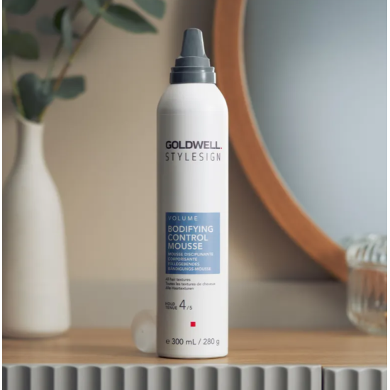 Пенка-мусс для укладки волос сильной фиксации Stylesign Volume Bodifying Control Mousse Goldwell
