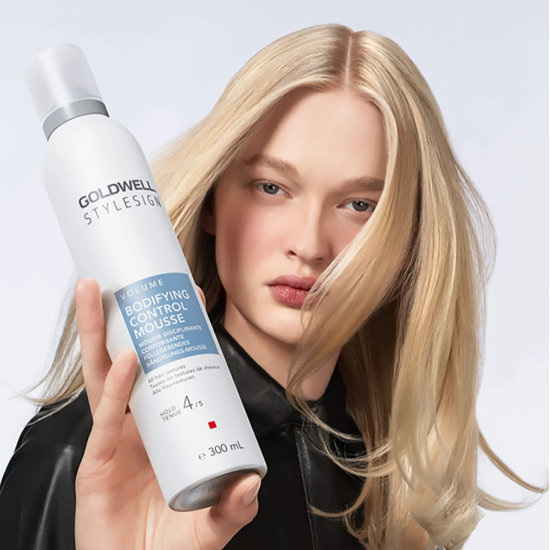 Пенка-мусс для укладки волос сильной фиксации Stylesign Volume Bodifying Control Mousse Goldwell