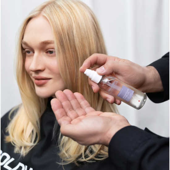 Масло для укладки волос невесомое без фиксации Stylesign Smooth Weightless Shine-Oil Goldwell