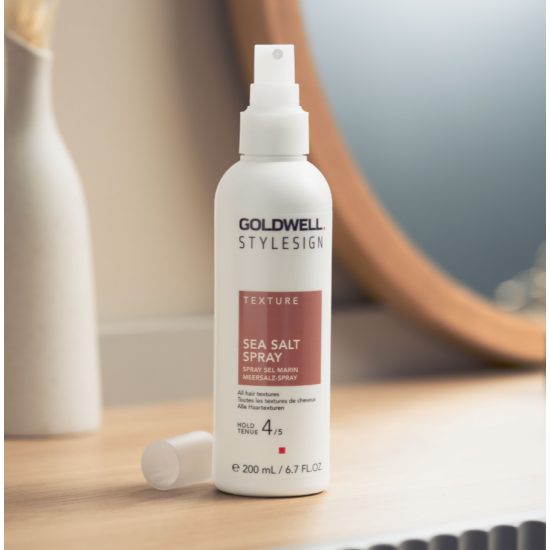 Солевой спрей для волос сильной фиксации Stylesign Texture Sea Salt Spray Goldwell 200 мл