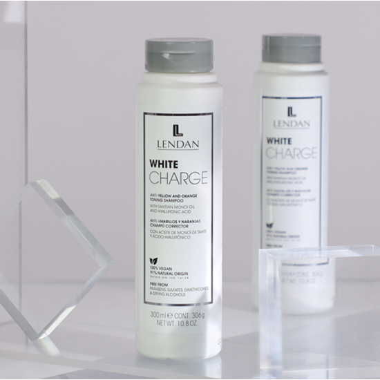Шампунь для холодних відтінків та м'якої нейтралізації White Charge Shampoo Lendan 300 мл