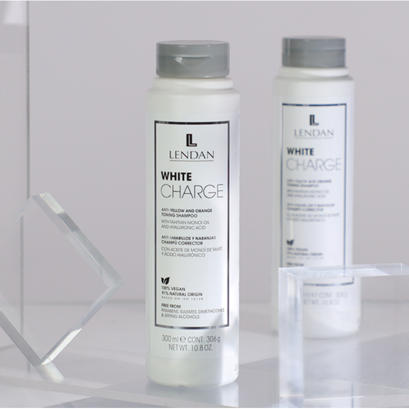 Шампунь для холодних відтінків та м'якої нейтралізації White Charge Shampoo Lendan 300 мл