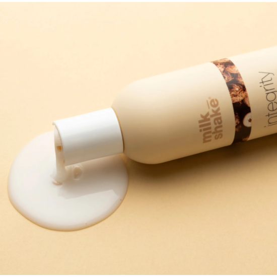 Шампунь питательный с антифризовым эффектом Integrity Shampoo Milk Shake 