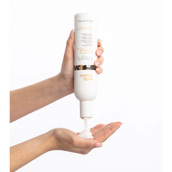 Шампунь питательный с антифризовым эффектом Integrity Shampoo Milk Shake 