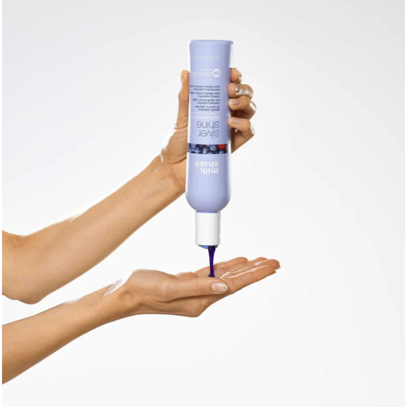 Шампунь для світлого або сивого волосся Silver Shine Light Shampoo Milk Shake 
